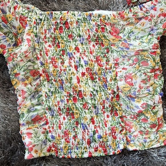 Floral milk made peasant top - Picture 4 of 5